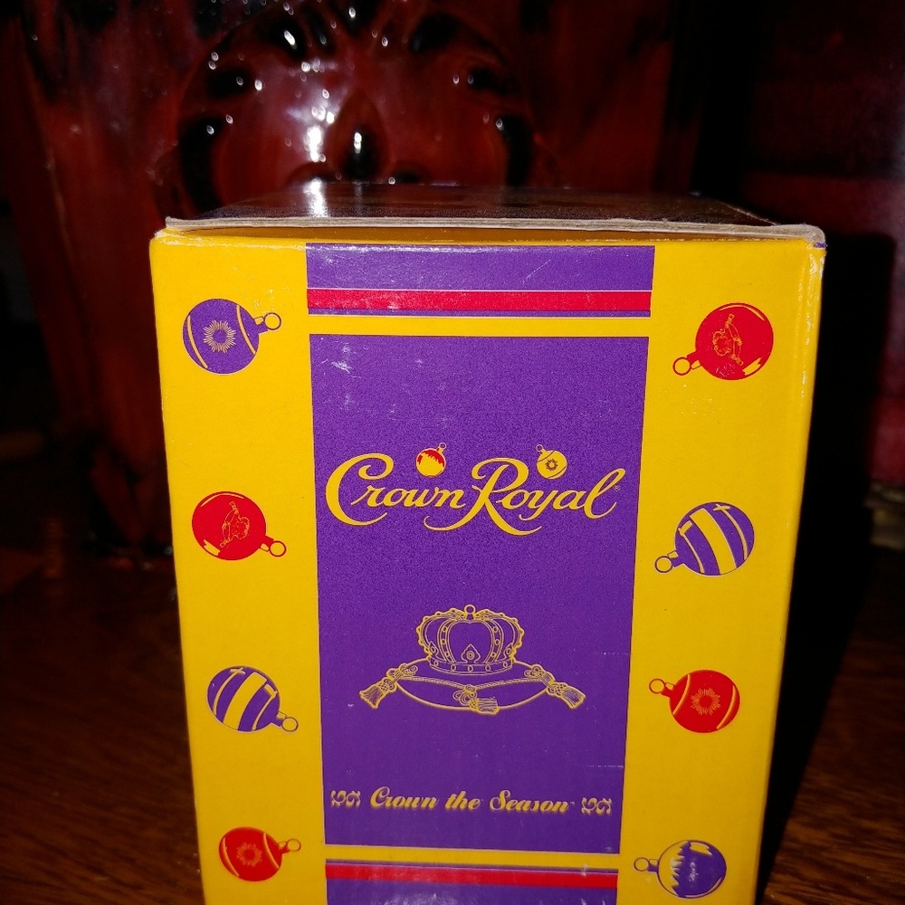 Crown Royal - Picture 5 of 5